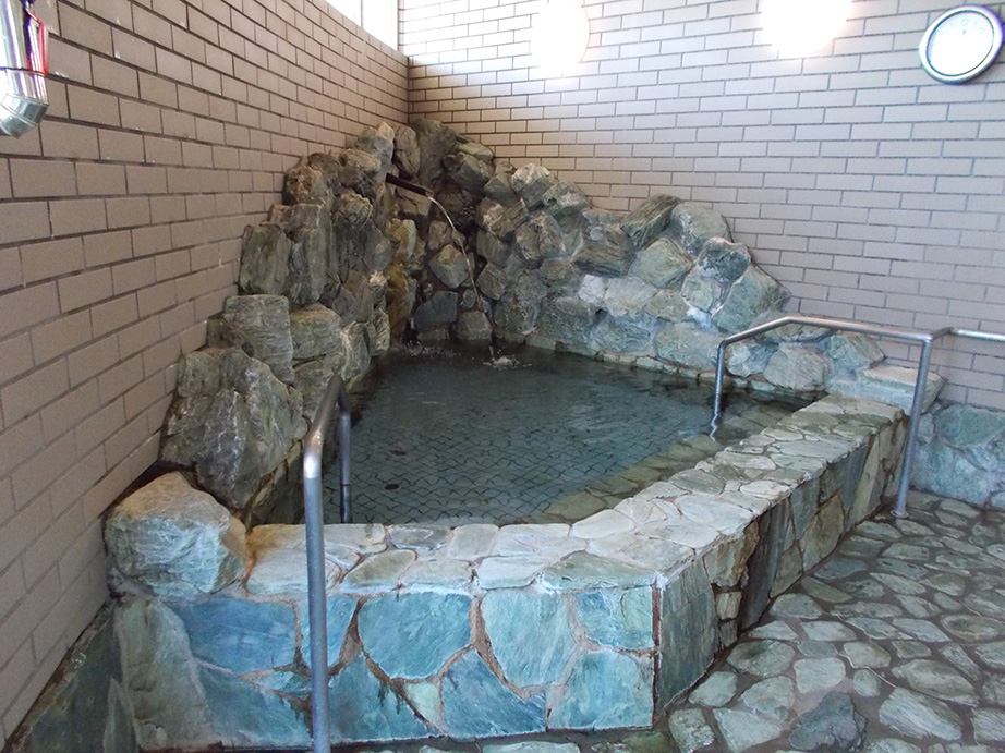 ラドン風呂で湯ラックス