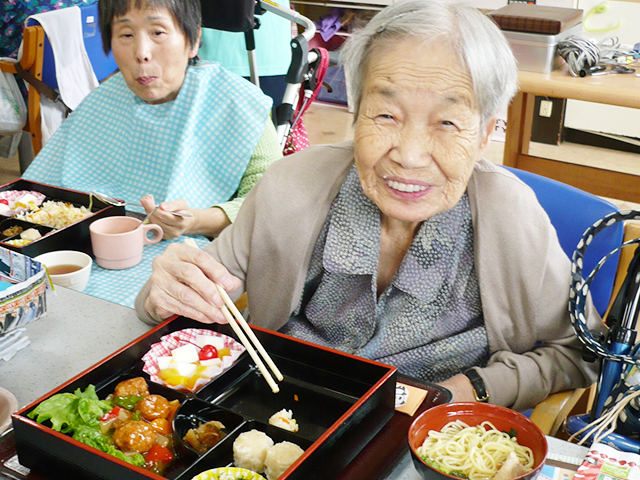 時に出されるお弁当盛りは<br>皆さん喜んで下さいます。
